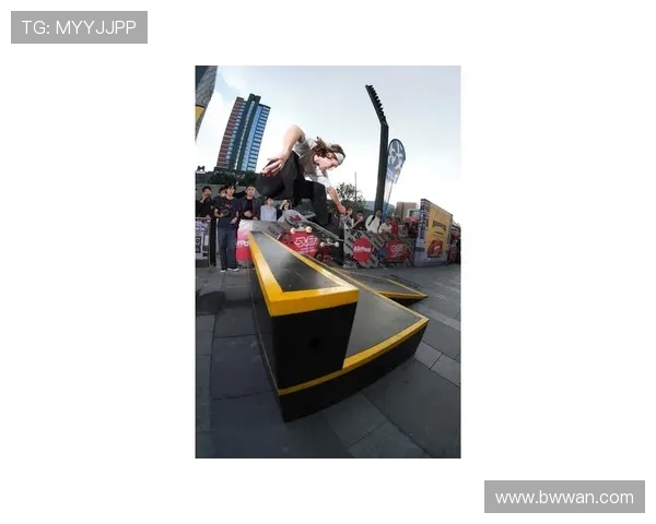 重庆滑板队的节奏与风格探索：滑板文化的碰撞与融合